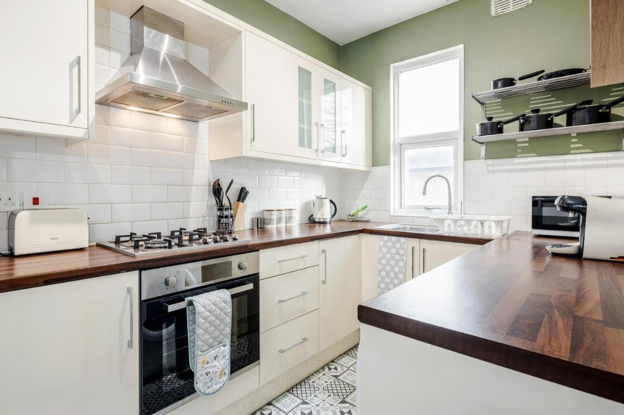 Business & Leisure 2 Bedroom & Parking By Damask Homes Ilford Exterior photo